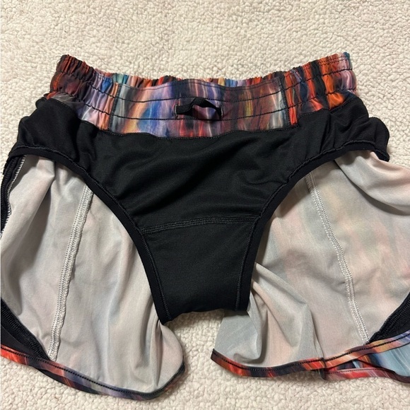 Lululemon Hotty Hot Shorts High-Rise Long 4" Chroma Fusion Multi Black - Picture 9 of 11